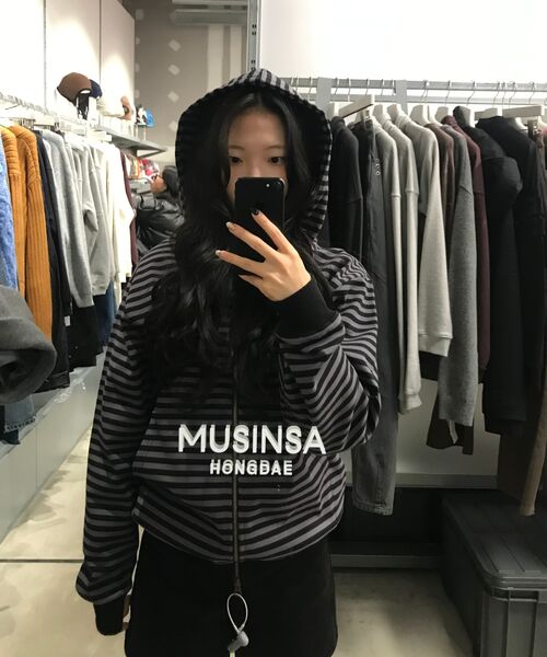 THECOLDESTMOMENT(ザコールデストモーメント)の「TCM stripe hooded zip-up (charcoal/black)(パーカー・レディース・その他・L/M/S)」の6枚目の写真