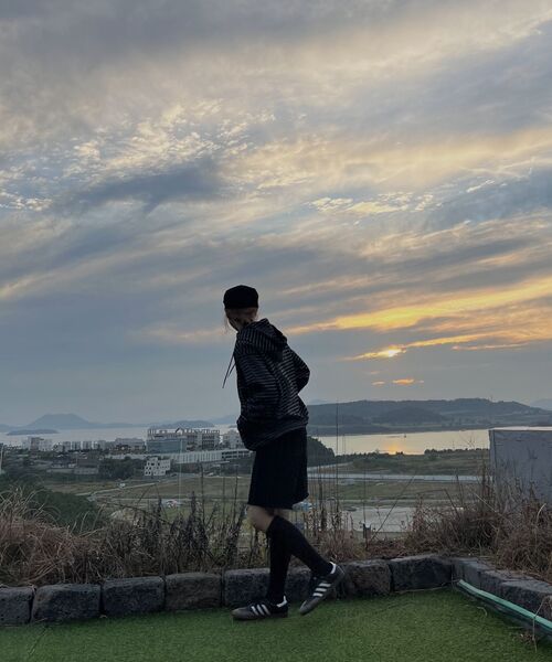 THECOLDESTMOMENT(ザコールデストモーメント)の「TCM stripe hooded zip-up (charcoal/black)(パーカー・レディース・その他・L/M/S)」の8枚目の写真
