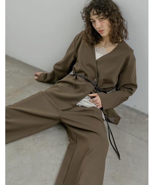 Re:EDIT（リエディ）の「[2026S/S COLLECTION]レザーベルト付きノーカラーツイルジャケット（テーラードジャケット・レディース・グレー/ブラウン/ベージュ/イエロー・MEDIUM/LARGE）」の9枚目の写真