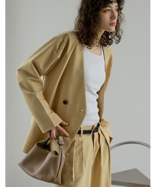 Re:EDIT（リエディ）の「[2026S/S COLLECTION]レザーベルト付きノーカラーツイルジャケット（テーラードジャケット・レディース・グレー/ブラウン/ベージュ/イエロー・MEDIUM/LARGE）」の15枚目の写真
