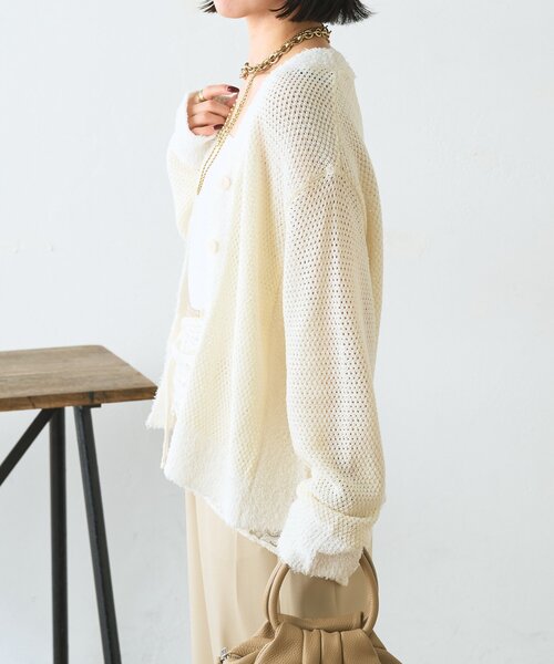 Jena espace merveilleux（ジェナ　エスパスメルヴェイユ）の「【羽織るだけ映え】ファンシーヤーンニットカーディガン（カーディガン/ボレロ・レディース・オフホワイト/チャコールグレー/レッド・FREE）」の12枚目の写真