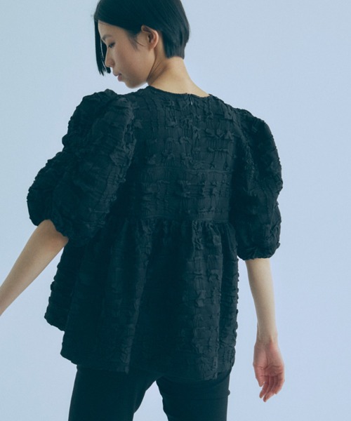 EN NEUME(エンノイム)の「Jacquard Puffy Gatherd Tops(シャツ/ブラウス・レディース・アイボリー/ブラック・FREE)」の18枚目の写真