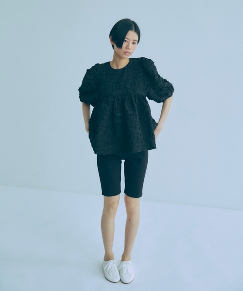 EN NEUME(エンノイム)の「Jacquard Puffy Gatherd Tops(シャツ/ブラウス・レディース・アイボリー/ブラック・FREE)」の16枚目の写真