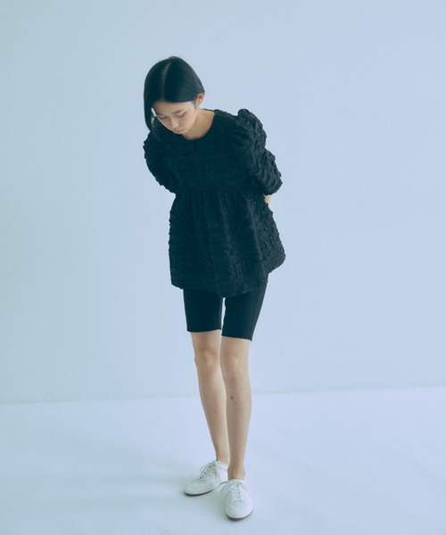 EN NEUME(エンノイム)の「Jacquard Puffy Gatherd Tops(シャツ/ブラウス・レディース・アイボリー/ブラック・FREE)」の15枚目の写真