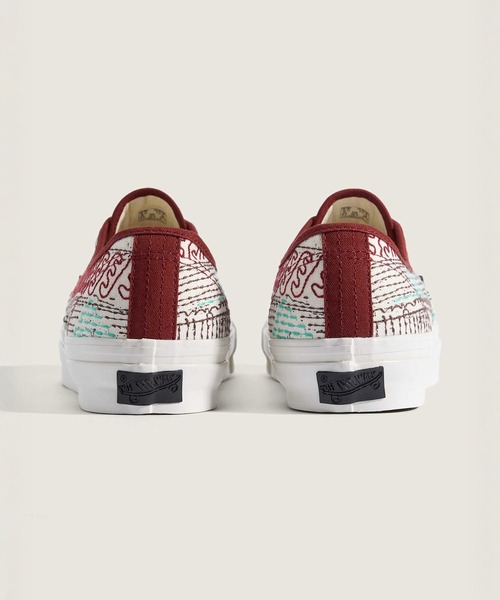 VANS(バンズ)の「VANS PREMIUM オーセンティック / LX Authentic 44 Persian Rug MA VN000D9NCCZ1(スニーカー・メンズ・ホワイト系・11.5/10.5/10/9.5/9/8.5/8/7.5/7/6/5.5)」の4枚目の写真