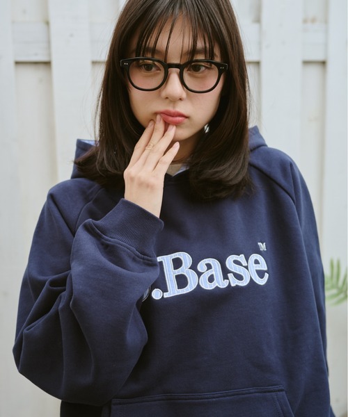 BROKEN BASE（ブロークンベース）の「B.Base Big Hood Pullover / B.Base ビックフードプルオーバー（パーカー・メンズ・ネイビー/ブラック/グレー・SMALL/MEDIUM/LARGE）」の7枚目の写真
