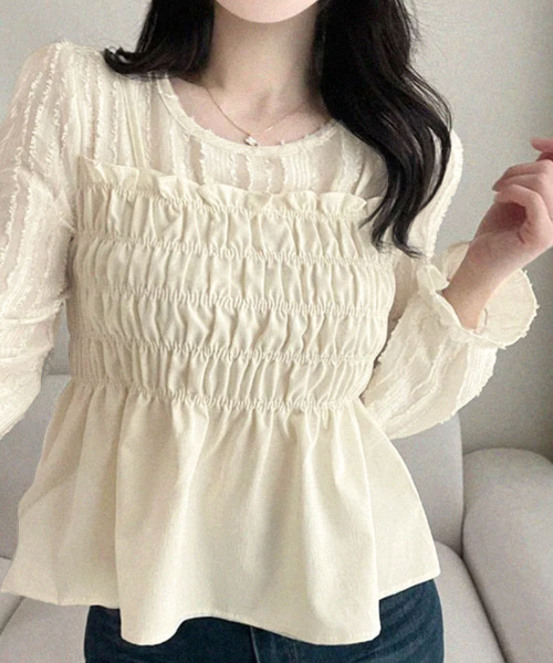 VIVID LADY(ビビッドレディー)の「レイヤード風 シャーリング ペプラムブラウス(シャツ/ブラウス・レディース・クリーム/ブラック・FREE)」の6枚目の写真
