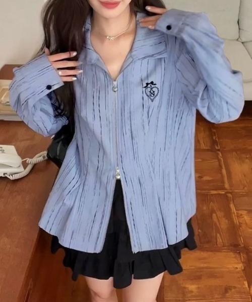 LADY LIKE(レディライク)の「フロントファスナーストライプシャツ(シャツ/ブラウス・レディース・サックスブルー・M)」の5枚目の写真