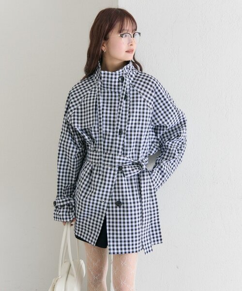 mystic(ミスティック)の「【3色展開/シワになりにくい】スタンドカラーミドルトレンチ(トレンチコート・レディース・ブラック/アイボリー/ベージュ・FREE)」の10枚目の写真