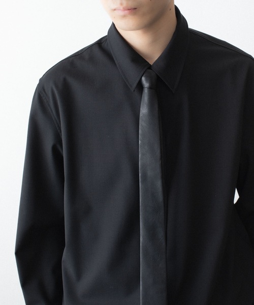 VEIN （ヴェイン）の「シンセティックレザー ナロータイ / SYNTHETIC LEATHER NARROW TIE（ネクタイ・メンズ・ブラック・ONE SIZE）」の4枚目の写真