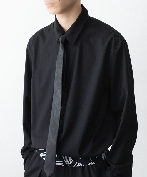 VEIN （ヴェイン）の「シンセティックレザー ナロータイ / SYNTHETIC LEATHER NARROW TIE（ネクタイ・メンズ・ブラック・ONE SIZE）」の5枚目の写真