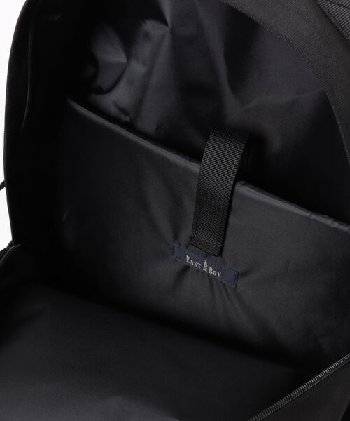 EASTBOY(イーストボーイ)の「FILA × EASTBOY 2ポケットデイパック30L(バックパック/リュック・レディース・ブラック/ブルー/ピンク・FREE)」の15枚目の写真