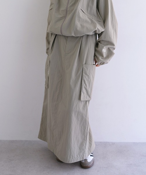 ANME（アンメ）の「接触冷感/UVカット(UPF50＋)/撥水加工ナイロンスカート【ベルト付き】（スカート・レディース・グレー/ライトカーキ/ブラウン/ネイビー/ブラック/チャコールグレー・L/M）」の7枚目の写真