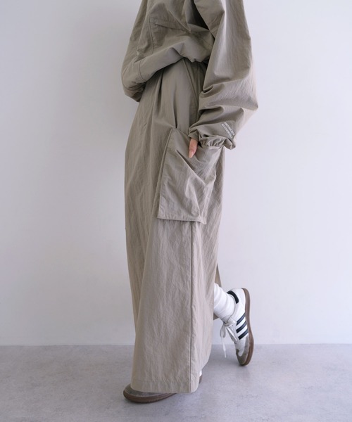 ANME（アンメ）の「接触冷感/UVカット(UPF50＋)/撥水加工ナイロンスカート【ベルト付き】（スカート・レディース・グレー/ライトカーキ/ブラウン/ネイビー/ブラック/チャコールグレー・L/M）」の8枚目の写真