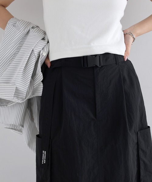 ANME（アンメ）の「接触冷感/UVカット(UPF50＋)/撥水加工ナイロンスカート【ベルト付き】（スカート・レディース・グレー/ライトカーキ/ブラウン/ネイビー/ブラック/チャコールグレー・L/M）」の19枚目の写真