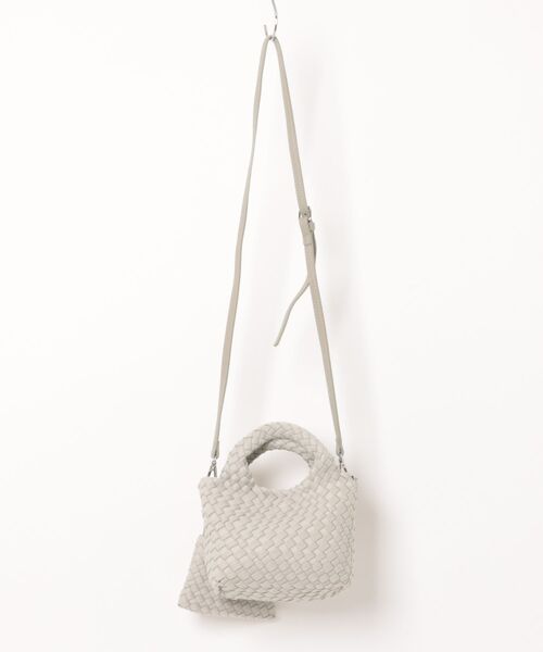 IO(イオ)(イオ)の「HERB/Intrecciato 2way small Tote Bag with Pouch/ポーチ付き2ウェイスモールトートバッグ(トートバッグ・レディース・ブラウン/グレー/アイボリー/ブラック・FREE)」の5枚目の写真