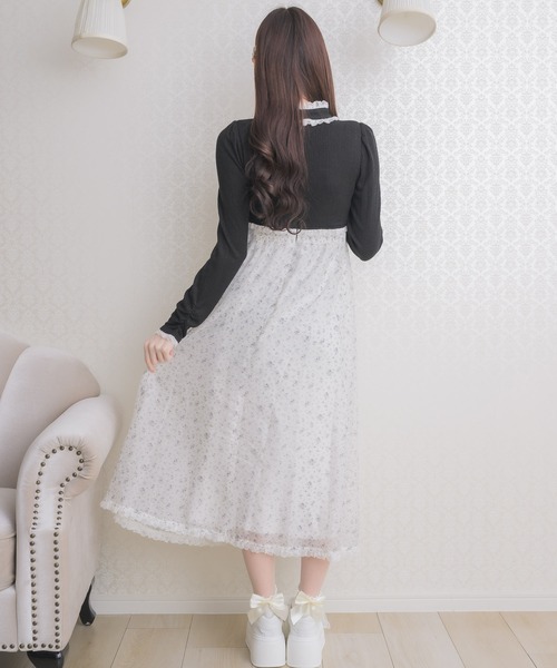 couture BY ROJITA(クチュールバイロジータ)の「チョーカードッキングフレアワンピース(ワンピース・レディース・グレー/ブラック/ホワイト・FREE)」の17枚目の写真