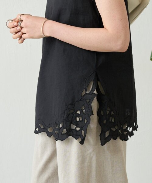 BEARDSLEY(ビアズリー)の「カットワークタンク(シャツ/ブラウス・レディース・ブラック/ホワイト・FREE)」の1枚目の写真