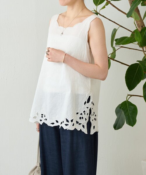 BEARDSLEY(ビアズリー)の「カットワークタンク(シャツ/ブラウス・レディース・ブラック/ホワイト・FREE)」の3枚目の写真