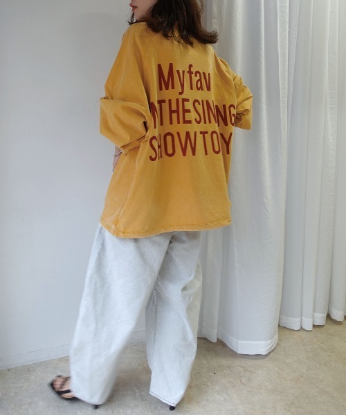 CORNERS(コーナーズ)の「ピグメントロゴプリントオーバーサイズロンT(Tシャツ/カットソー・レディース・アイボリー/イエロー/ネイビー/ボルドー/チャコールグレー・FREE)」の16枚目の写真