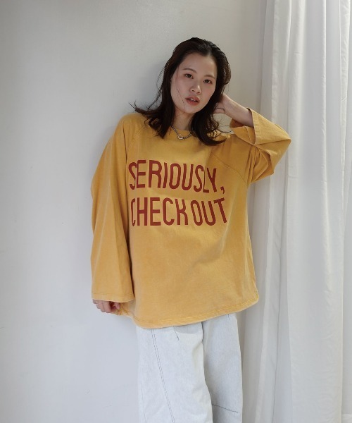 CORNERS(コーナーズ)の「ピグメントロゴプリントオーバーサイズロンT(Tシャツ/カットソー・レディース・アイボリー/イエロー/ネイビー/ボルドー/チャコールグレー・FREE)」の17枚目の写真