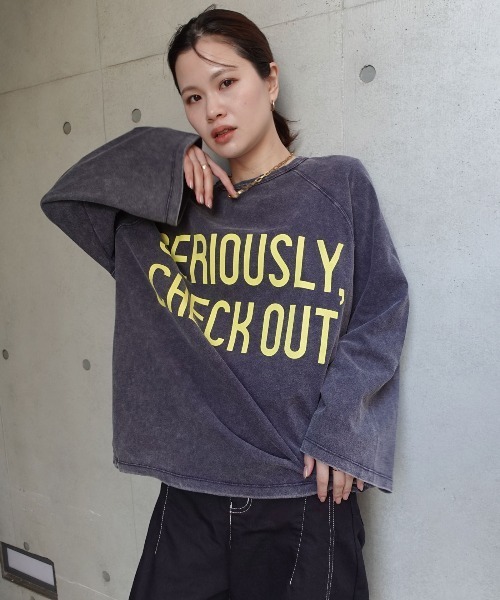 CORNERS(コーナーズ)の「ピグメントロゴプリントオーバーサイズロンT(Tシャツ/カットソー・レディース・アイボリー/イエロー/ネイビー/ボルドー/チャコールグレー・FREE)」の20枚目の写真
