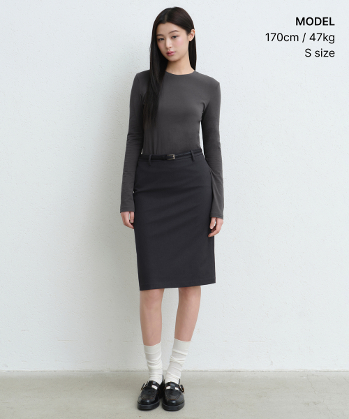 MUSINSA STANDARD WOMAN（ムシンサスタンダードウーマン）の「ウィメンズシアースリム長袖Tシャツ[ダークグレー]（Tシャツ/カットソー・レディース・その他・X-SMALL/SMALL/MEDIUM/LARGE）」の2枚目の写真