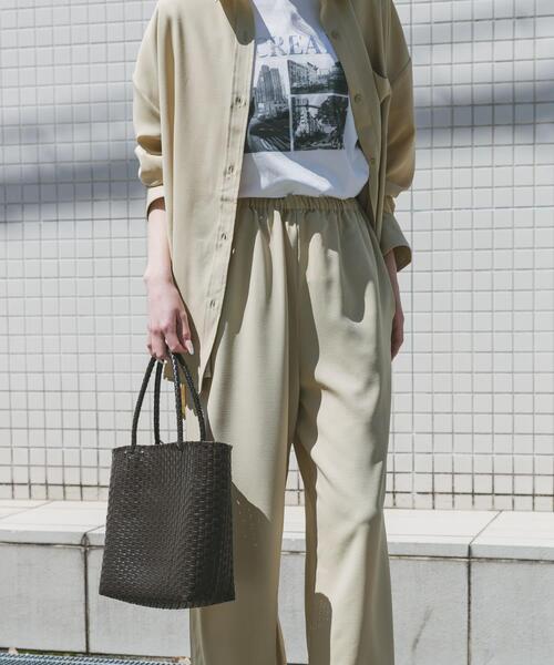 ITEMS URBANRESEARCH（アイテムズ アーバンリサーチ）の「長袖シャツ×イージーパンツ（セットアップ・レディース・スミクロ/ベージュ・FREE）」の15枚目の写真