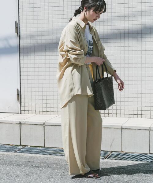 ITEMS URBANRESEARCH（アイテムズ アーバンリサーチ）の「長袖シャツ×イージーパンツ（セットアップ・レディース・スミクロ/ベージュ・FREE）」の12枚目の写真