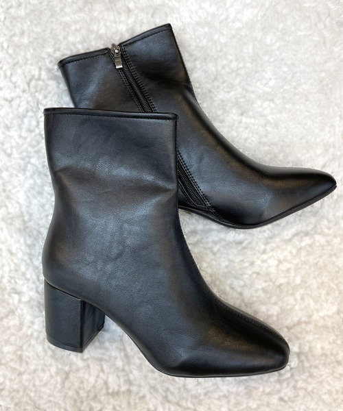 Songe(ソンジュ)の「チャンキヒールサイドジップショートブーツ(ブーツ・レディース・ブラック・23.5cm/24cm/24.5cm/23cm)」の5枚目の写真