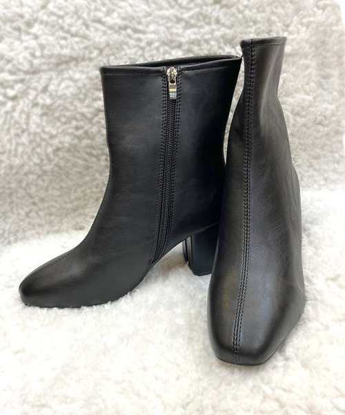 Songe(ソンジュ)の「チャンキヒールサイドジップショートブーツ(ブーツ・レディース・ブラック・23.5cm/24cm/24.5cm/23cm)」の6枚目の写真