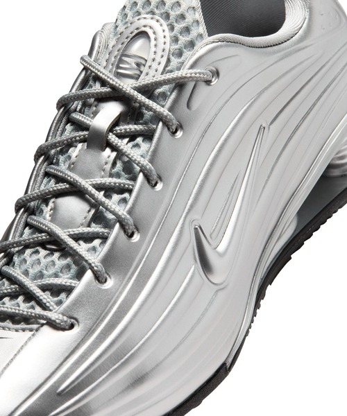 NIKE(ナイキ)の「NIKE WMNS SHOX Z / ナイキ ウィメンズ ショックス Z 【SP】(スニーカー・レディース・シルバー・23.0cm/23.5cm/24.0cm/24.5cm/25.0cm/26.0cm/26.5cm/27.0cm/27.5cm/28.0cm/28.5cm/29.0cm)」の4枚目の写真