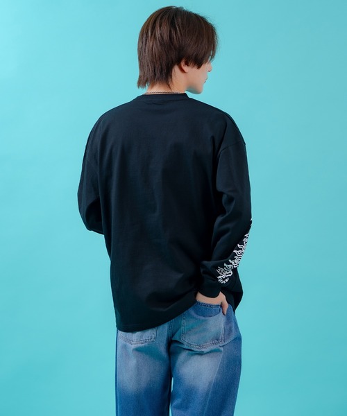 En serio TOKYO（エンソリオトーキョー）の「【SIDEWAYSTANCE】ステッカーアームロゴ長袖Tシャツ 70649（Tシャツ/カットソー・メンズ・ホワイト/オートミール/ブラック・MEDIUM/X-LARGE/SMALL/LARGE）」の4枚目の写真