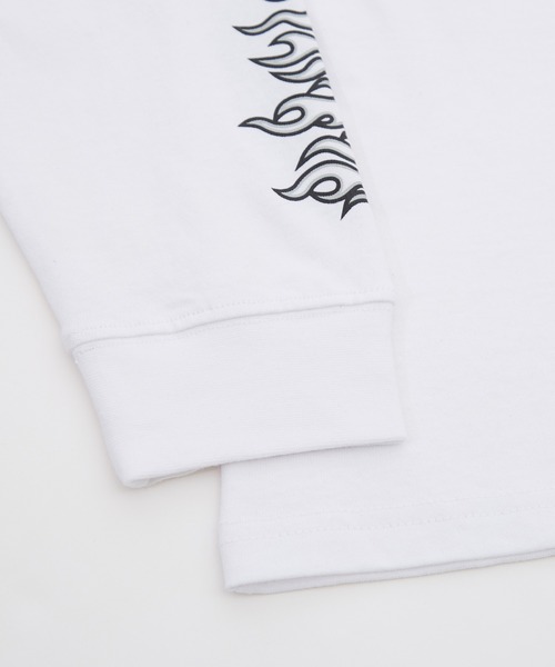 En serio TOKYO（エンソリオトーキョー）の「【SIDEWAYSTANCE】ステッカーアームロゴ長袖Tシャツ 70649（Tシャツ/カットソー・メンズ・ホワイト/オートミール/ブラック・MEDIUM/X-LARGE/SMALL/LARGE）」の11枚目の写真