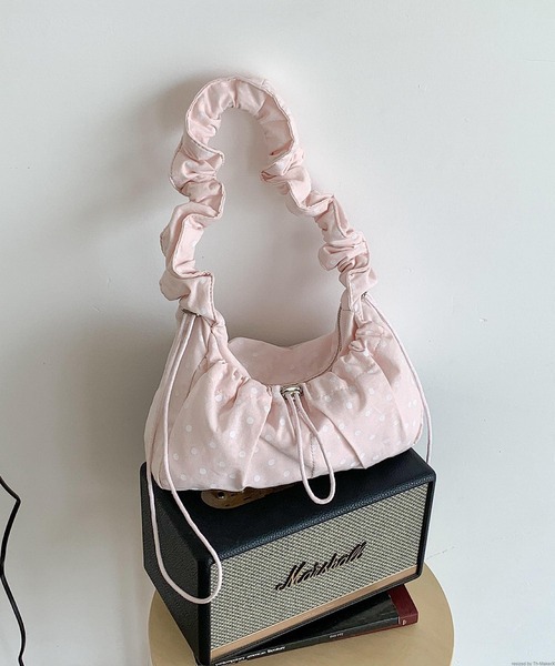 TONE SELECT GOODS(トーンセレクトグッズ)の「Liaa/ドット くしゅくしゅ ハンド ショルダー バッグ A18781(ショルダーバッグ・レディース・ブラック/ピンク/ホワイト/ベージュ・FREE)」の10枚目の写真