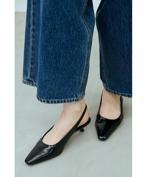 un/neu（アンノイ）の「スクエアトゥ バックストラップミュール（パンプス・レディース・ブラック/イエロー/ホワイト・SMALL/MEDIUM/LARGE）」の3枚目の写真