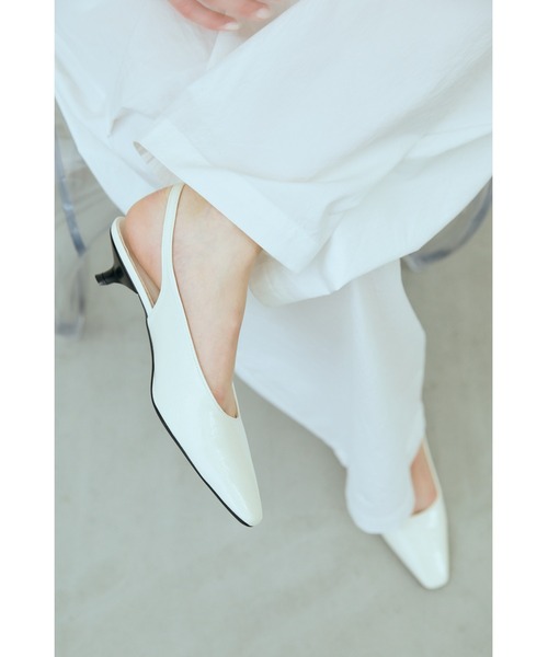 un/neu（アンノイ）の「スクエアトゥ バックストラップミュール（パンプス・レディース・ブラック/イエロー/ホワイト・SMALL/MEDIUM/LARGE）」の18枚目の写真
