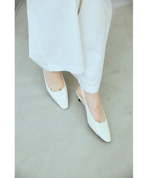 un/neu（アンノイ）の「スクエアトゥ バックストラップミュール（パンプス・レディース・ブラック/イエロー/ホワイト・SMALL/MEDIUM/LARGE）」の20枚目の写真