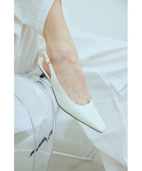 un/neu（アンノイ）の「スクエアトゥ バックストラップミュール（パンプス・レディース・ブラック/イエロー/ホワイト・SMALL/MEDIUM/LARGE）」の17枚目の写真
