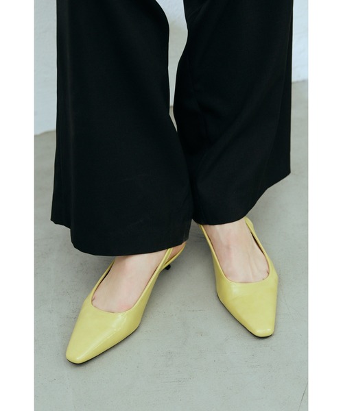 un/neu（アンノイ）の「スクエアトゥ バックストラップミュール（パンプス・レディース・ブラック/イエロー/ホワイト・SMALL/MEDIUM/LARGE）」の12枚目の写真