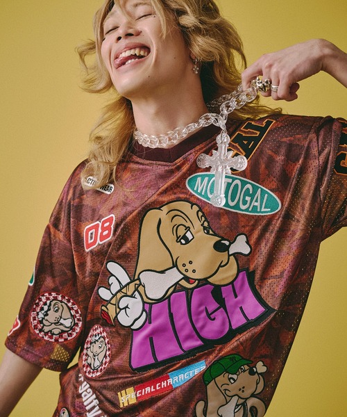 GALFY(ガルフィー)の「【GALFY/ガルフィー】ワッペンだらけでハイになってるTシャツ(Tシャツ/カットソー・メンズ・パープル/ブラウン/カーキ・XL/M/L)」の3枚目の写真