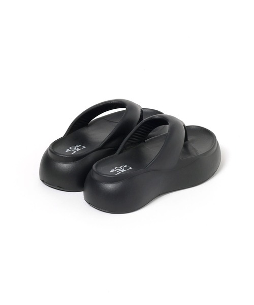 LAKOLE(ラコレ)の「EVAぷっくりトングサンダル / 638021(サンダル・レディース・サンドグレー/ブラック・SMALL/MEDIUM/LARGE)」の3枚目の写真