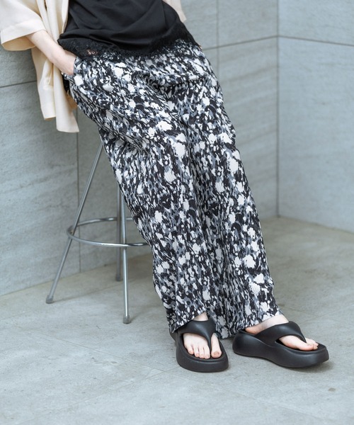 LAKOLE(ラコレ)の「EVAぷっくりトングサンダル / 638021(サンダル・レディース・サンドグレー/ブラック・SMALL/MEDIUM/LARGE)」の14枚目の写真