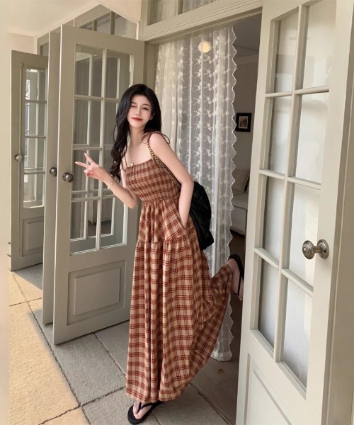 Ritzy(リッツィー)の「ウエストシャーリング チェックキャミソールワンピース(ワンピース・レディース・レッド/ブラック・M/S)」の2枚目の写真