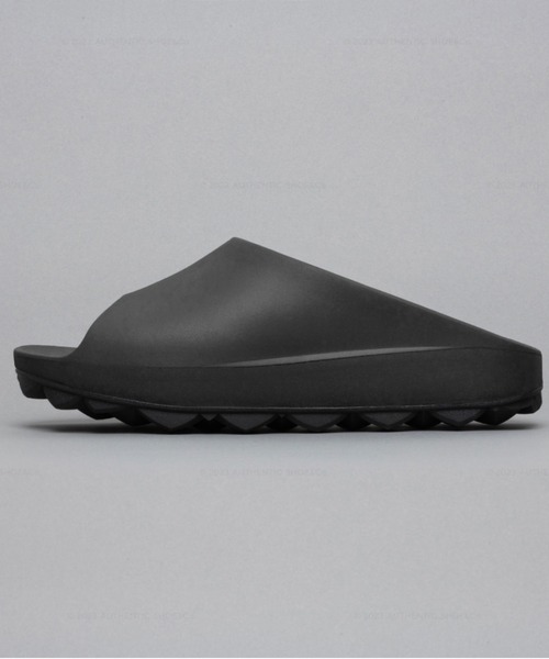 PPACO(パコ)の「PPACO(パコ)LUX-2 (AIR STUDDED SOLE)(サンダル・メンズ・ブラック・10/7/8/9)」の1枚目の写真