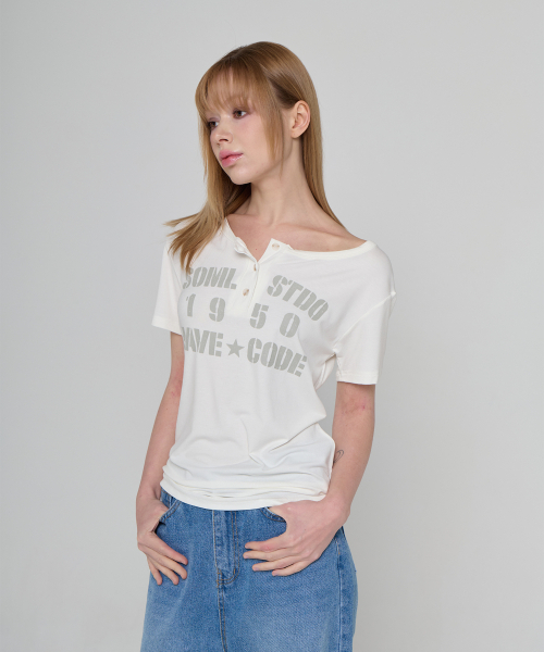 5OML(オーオーエムエル)の「ヘンリーネックボタンショートスリーブアイボリー(Tシャツ/カットソー・レディース・アイボリー・FREE)」の2枚目の写真