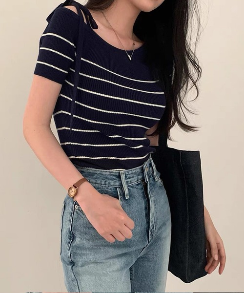 shopnikoniko（ショップニコニコ）の「ワンショル リブニットトップス（ニット/セーター・レディース・ネイビー/アイボリー・フリー）」の6枚目の写真