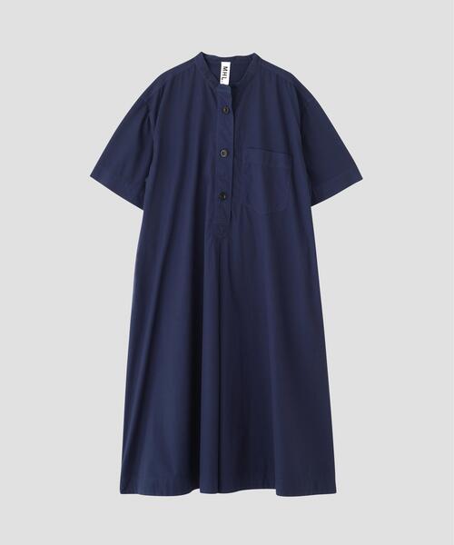 MHL.(エムエイチエル)の「GARMENT DYED COTTON POPLIN(ワンピース・レディース・ネイビー/ベージュ・2/1)」の8枚目の写真