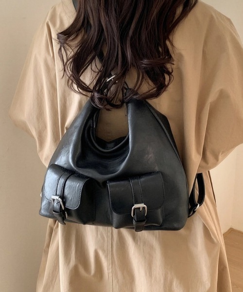 yuue' ( wear )(ユーイ)の「大容量3WAYダブルポケットショルダーバッグ/リュック/A4サイズ対応(ショルダーバッグ・レディース・ダークブラウン/ブラック・FREE)」の1枚目の写真