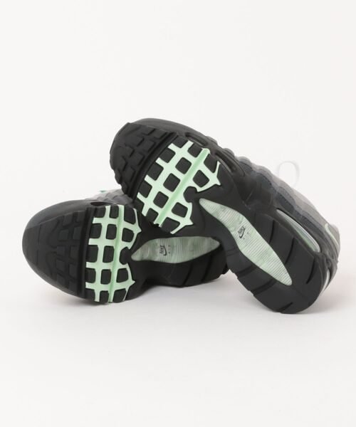 NIKE（ナイキ）の「NIKE WMNS AIR MAX 95 BIG BUBBL HJ5996-005（スニーカー・メンズ・グレー・27cm/24cm/23.5cm/23cm/25cm/28.5cm/28cm/27.5cm/26.5cm/24.5cm）」の3枚目の写真